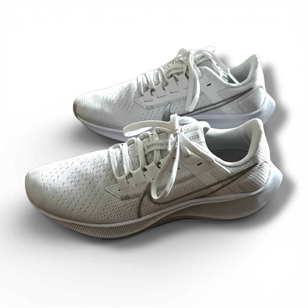 WMNS Nike Air Zoom Pegasus 38 White Silver Size 8.5 - Picture 3 of 12